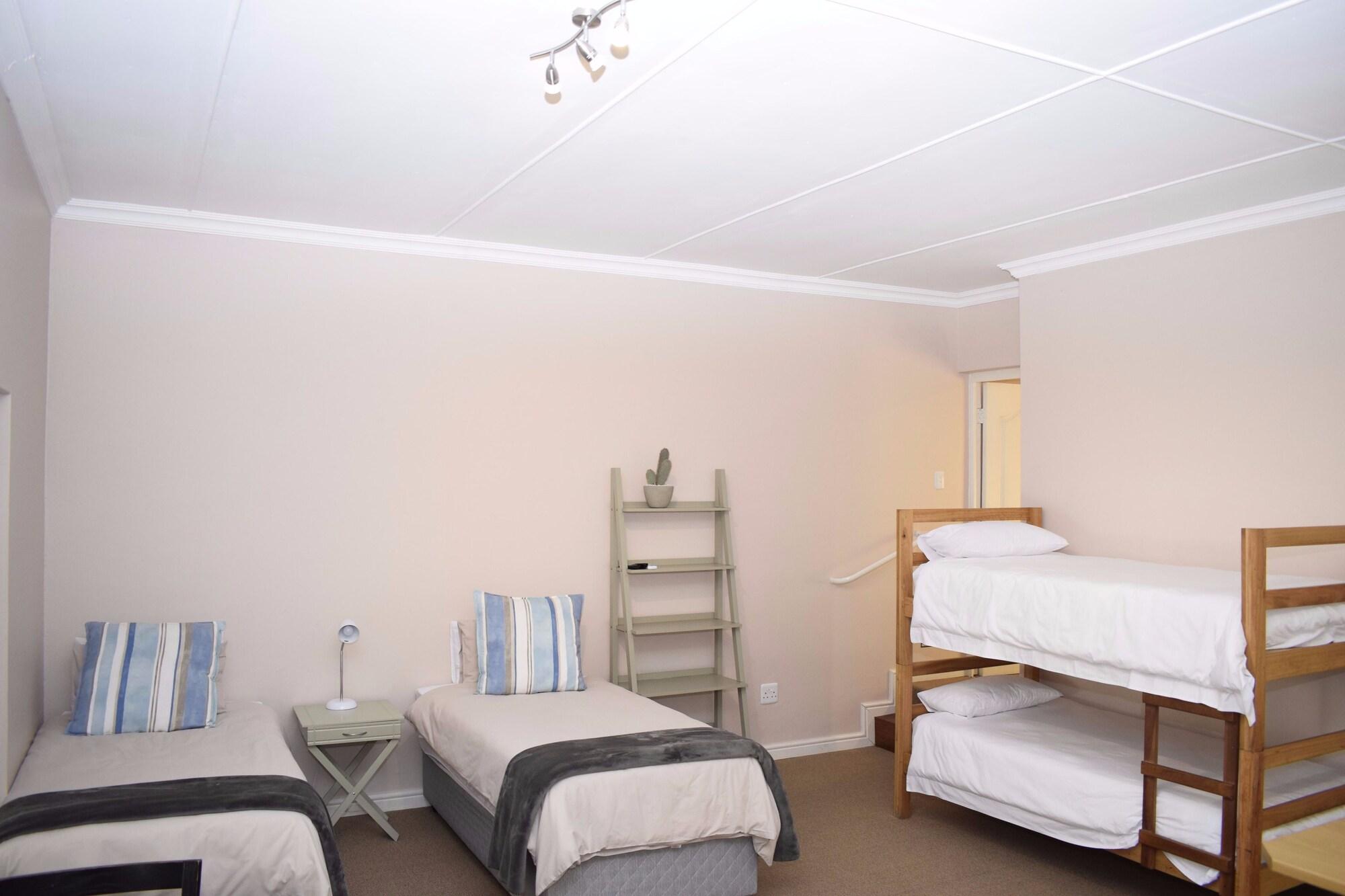 Outeniqua Inn George Bagian luar foto