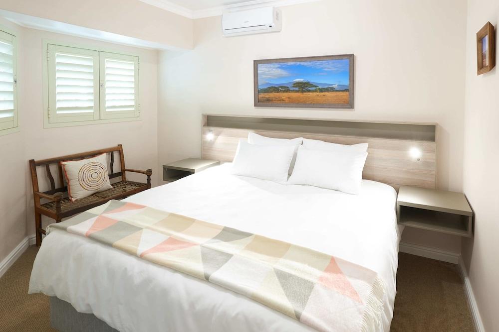 Outeniqua Inn George Bagian luar foto