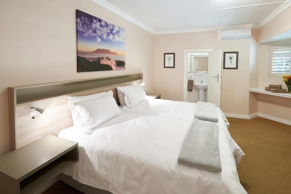 Outeniqua Inn George Bagian luar foto