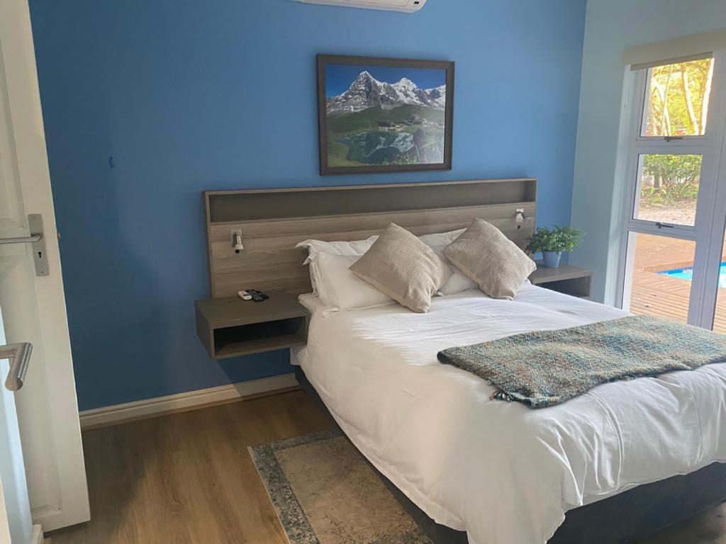 Outeniqua Inn George Bagian luar foto