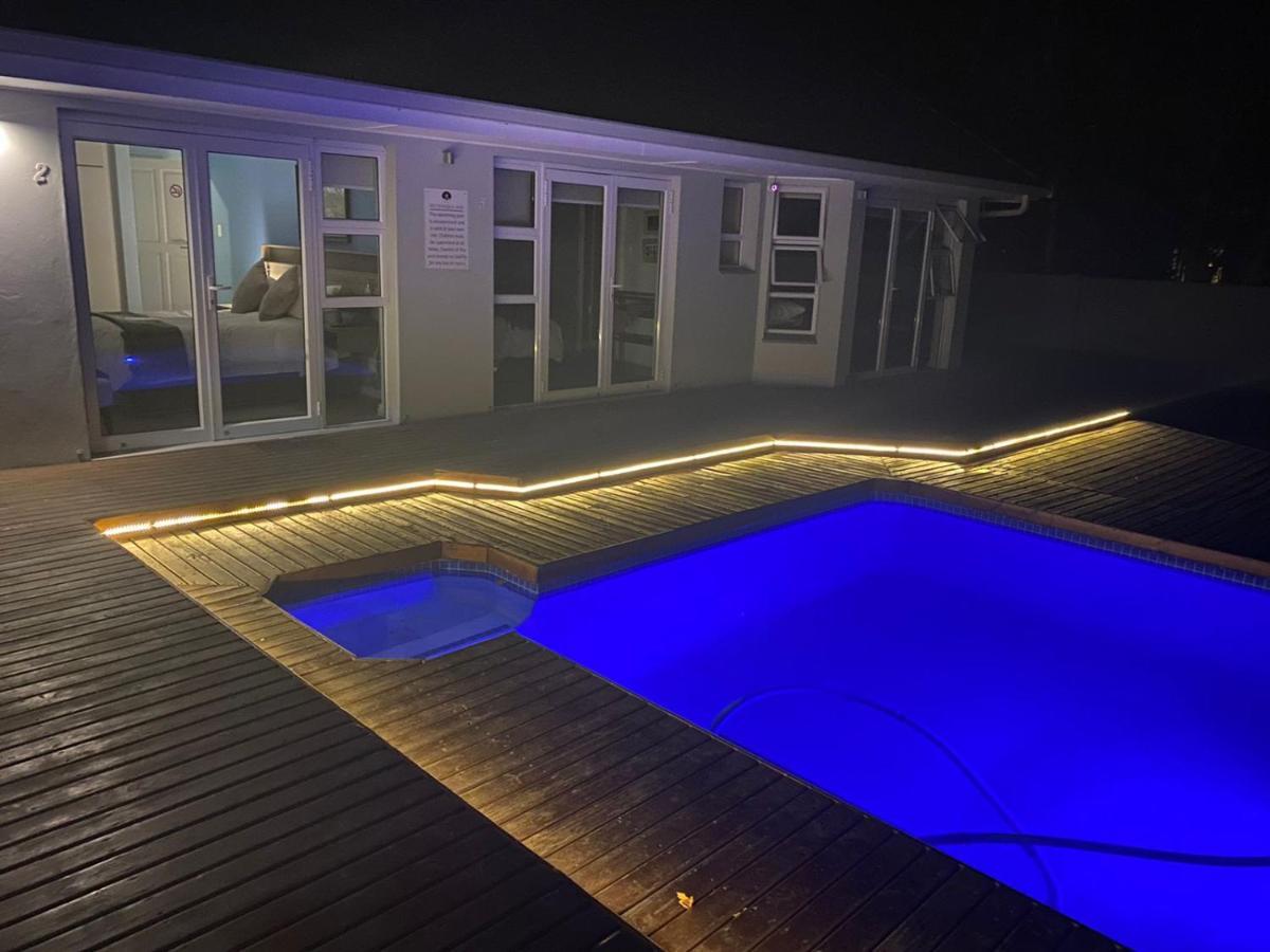 Outeniqua Inn George Bagian luar foto