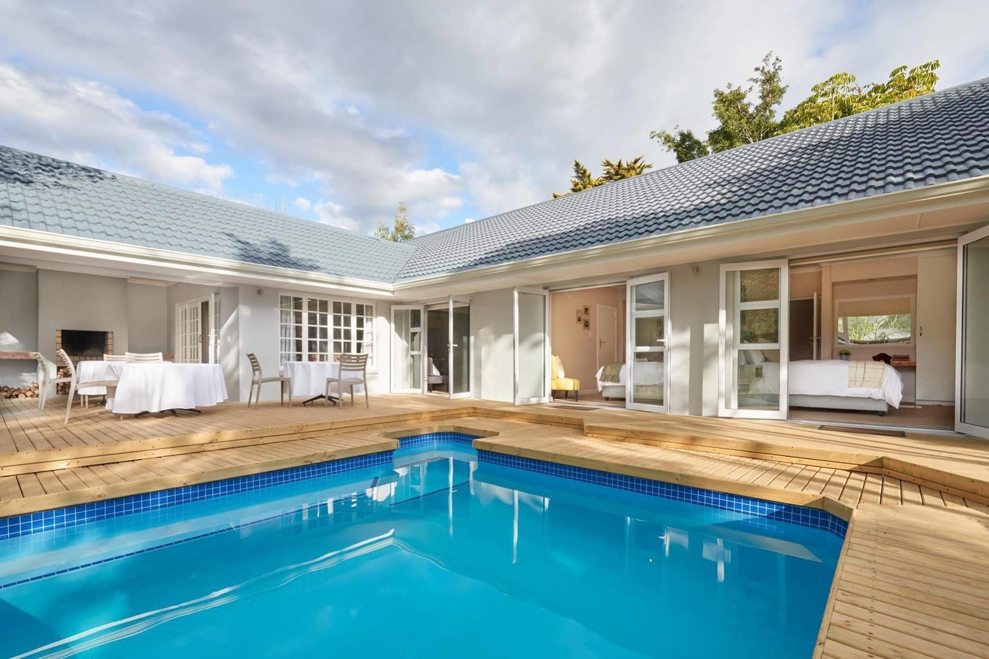 Outeniqua Inn George Bagian luar foto