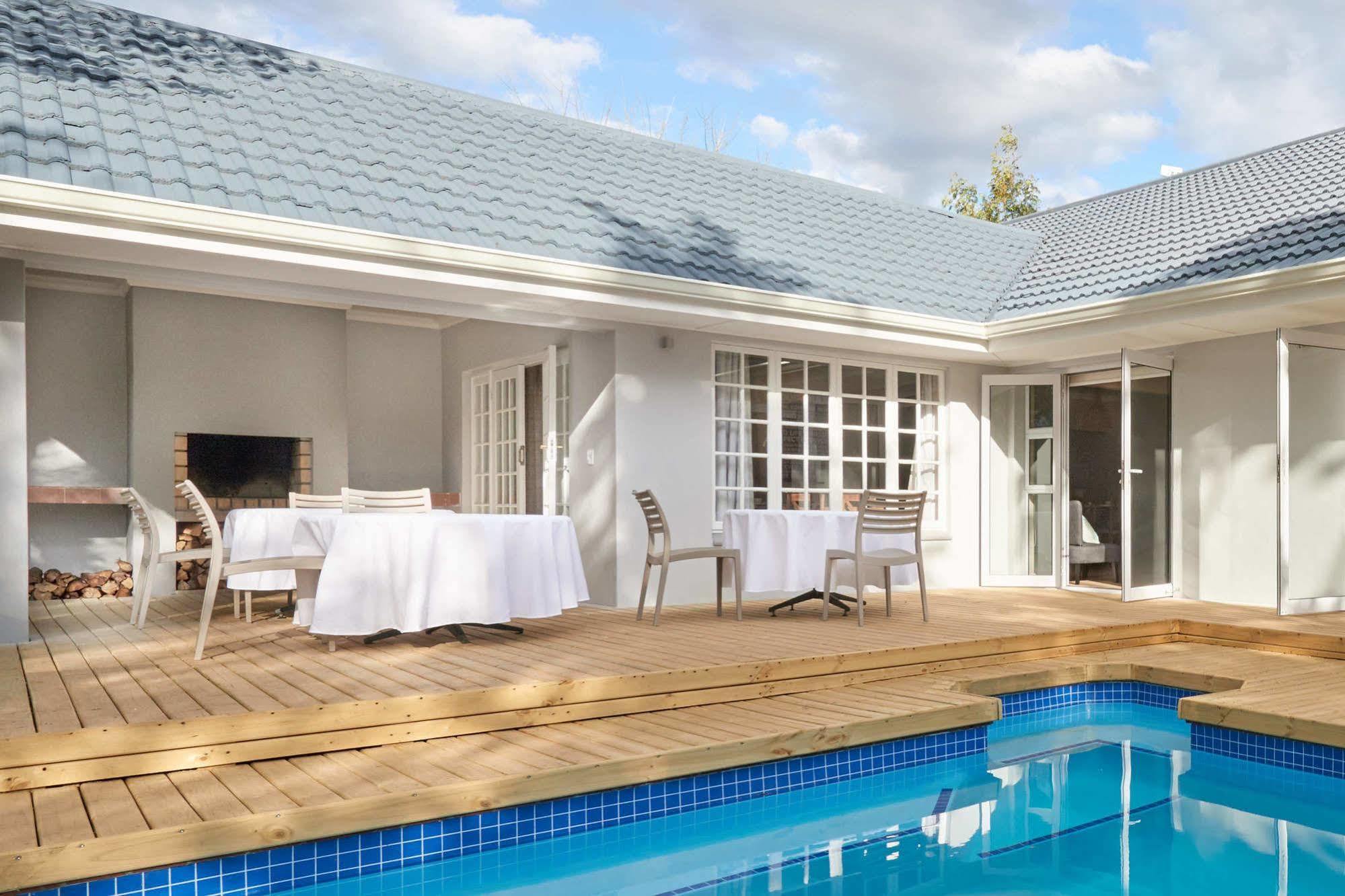 Outeniqua Inn George Bagian luar foto